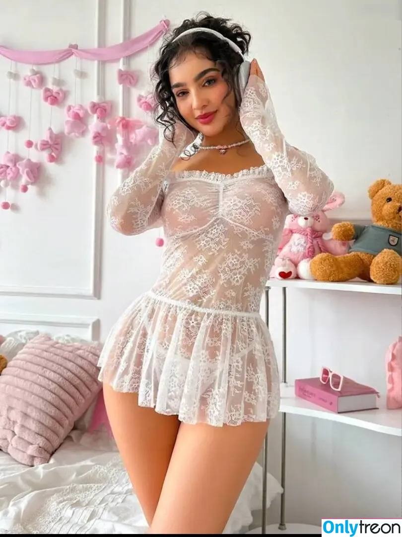 Meliskap nude photo #0112 (Melis Kaplan / meliskap_)