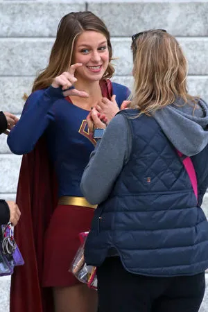 Melissa Benoist / melissabenoist nude photo #0039