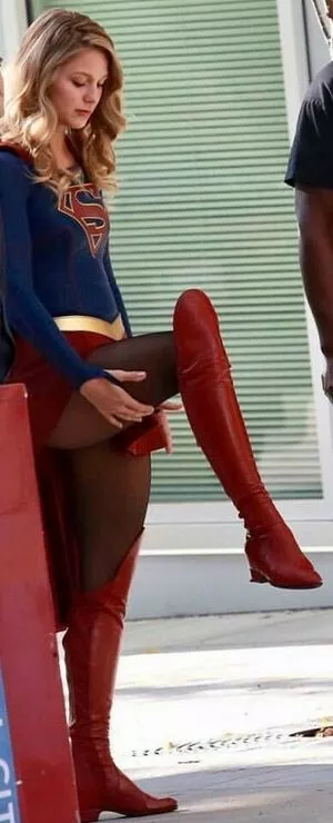 Melissa Benoist / melissabenoist nude photo #0363