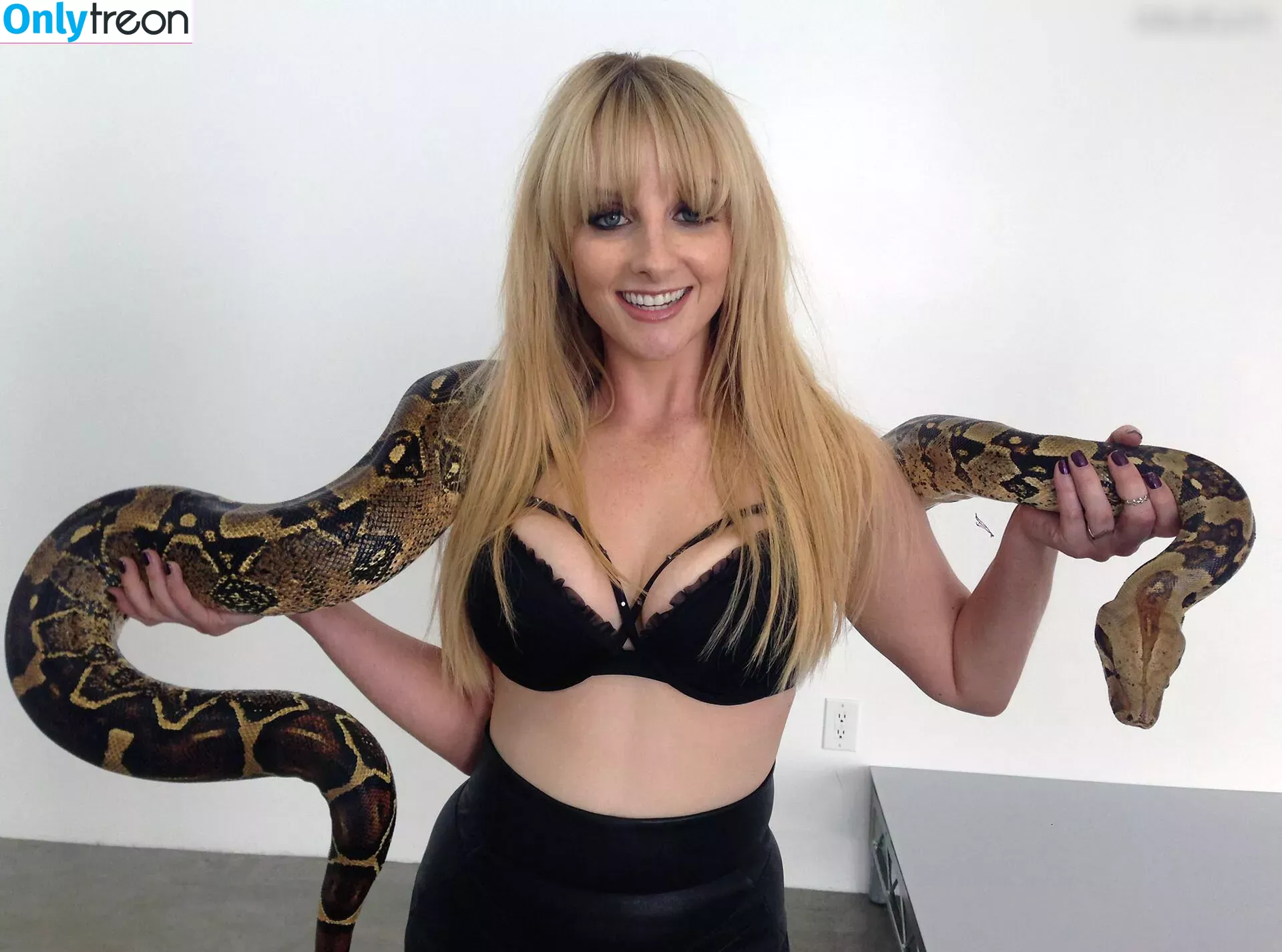 Melissa Rauch голая photo #0051 (Bernadette from Big Bang Theory / melissarauch)