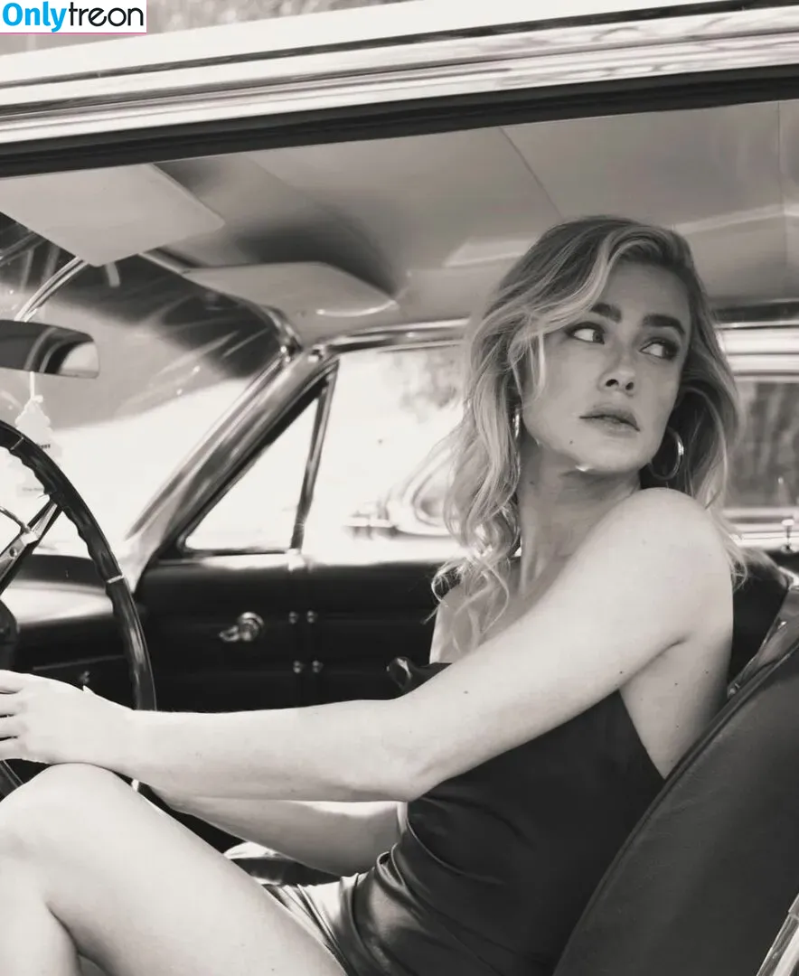 Melissa Roxburgh голая photo #0198 (mroxburgh)