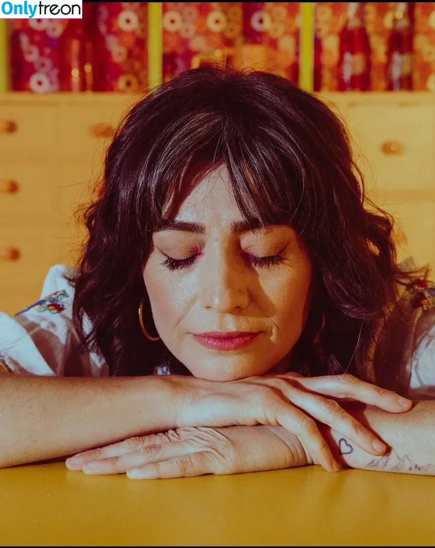 Melissa Villasenor nude photo #0002 (melissavcomedy / snl)