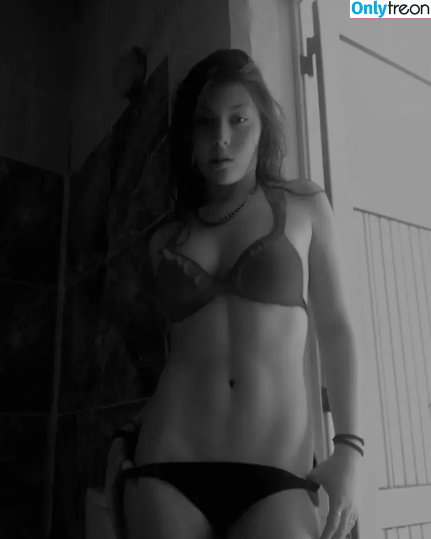 mell_gonzalezz голая photo #0001 (Mell Gonzalezz / melissagnzl / mell_gonzalezz2)