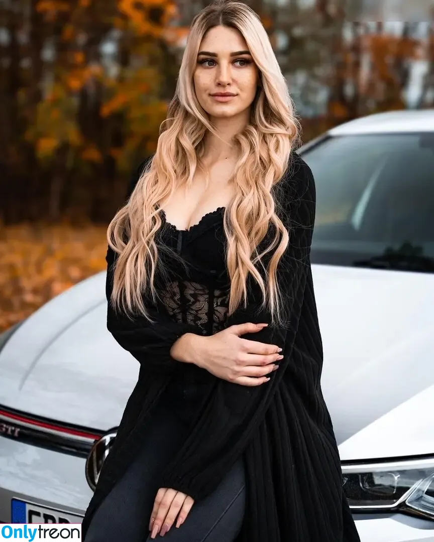 melli.sk nude photo #0003 (melli.sk)