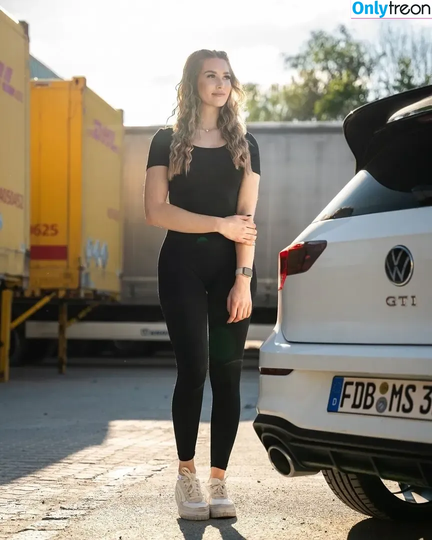 melli.sk nude photo #0021 (melli.sk)