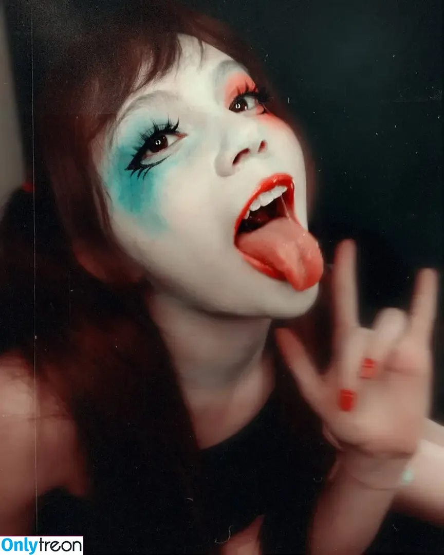 Melody Mew nude photo #0083 (MelodyMew_gif / melodymew_jpg)
