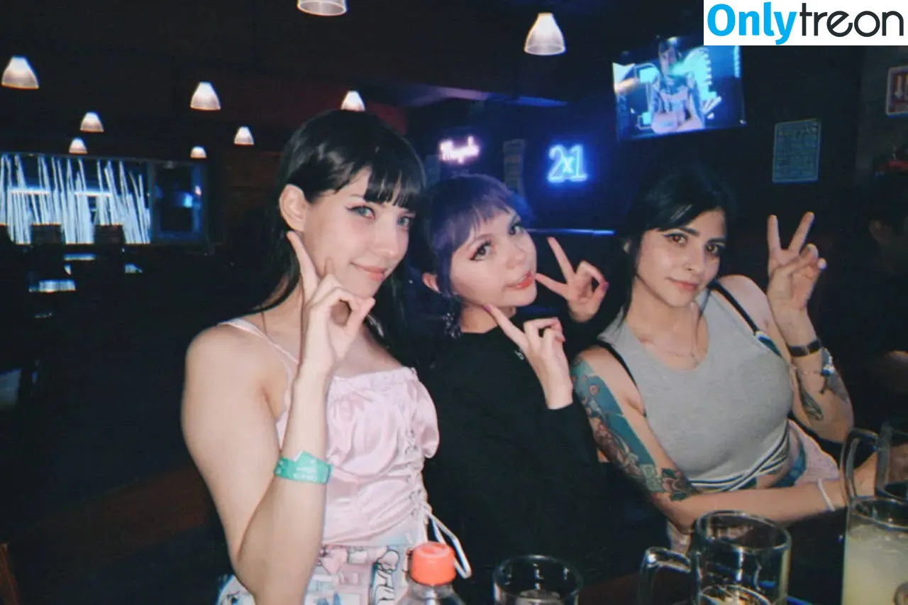 Melody Mew nude photo #0144 (MelodyMew_gif / melodymew_jpg)