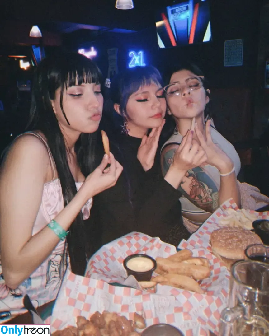 Melody Mew nude photo #0145 (MelodyMew_gif / melodymew_jpg)