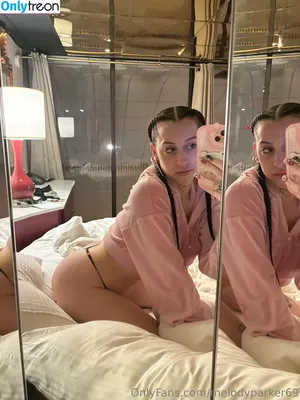Melody Parker / iloveconch / melodyparker69 / pornstar фото голая #0020
