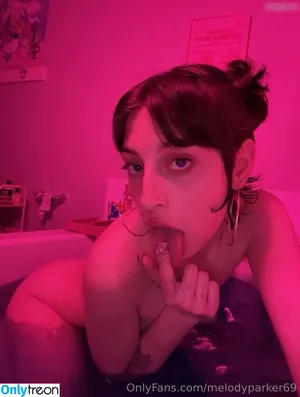 Melody Parker / iloveconch / melodyparker69 / pornstar фото голая #0055
