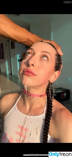 Melody Parker / iloveconch / melodyparker69 / pornstar фото голая #0085