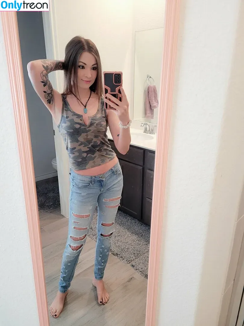 MelonieMac nude photo #0014 (MelonieMac)