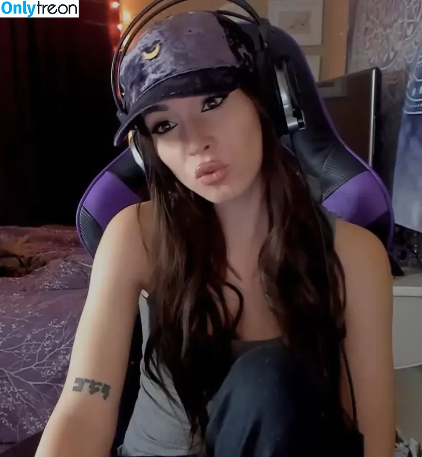 MelonieMac nude photo #0059 (MelonieMac)