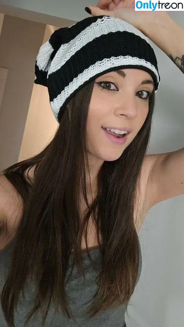 MelonieMac голая photo #0090 (MelonieMac)