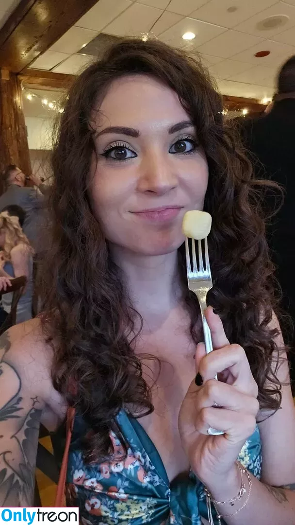 MelonieMac nude photo #0214 (MelonieMac)