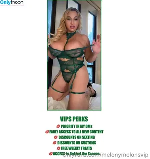 melonymelonsvip / mmmmelonee nude photo #0007