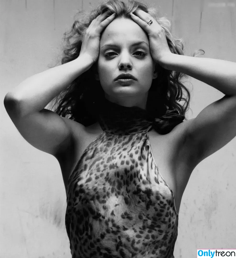 Mena Suvari голая photo #0149 (menasuvari / missdamena)