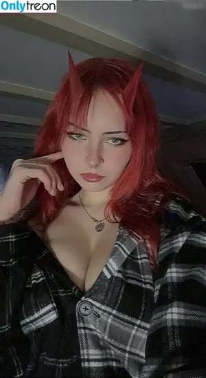 Meowiieh nude photo #0001