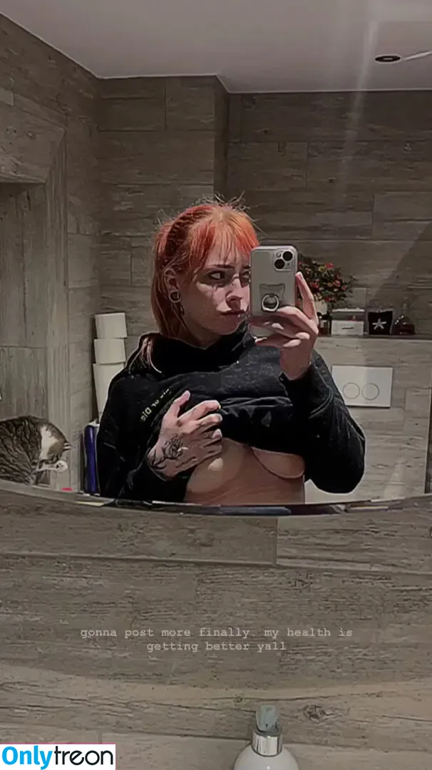 Meowiieh nude photo #0028 (Meowiieh)