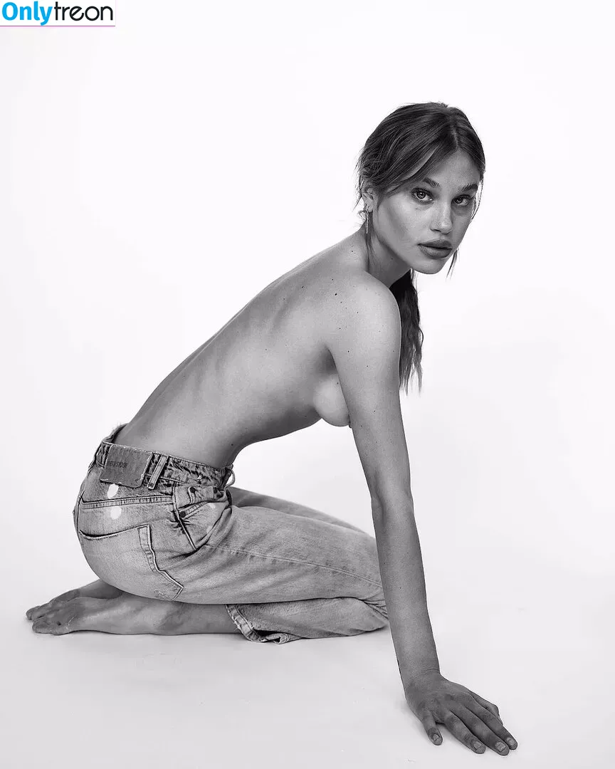 Meredith Mickelson nude photo #0052 (meredithmickelson)