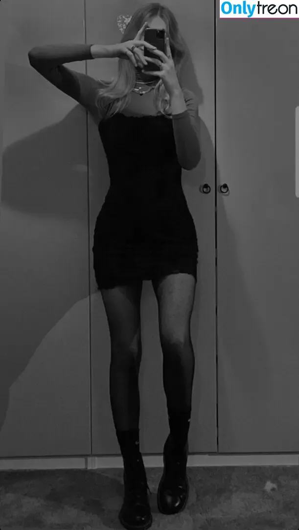 Merleperle nude photo #0009 (merlewlr)