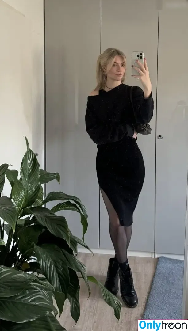 Merleperle nude photo #0022 (merlewlr)