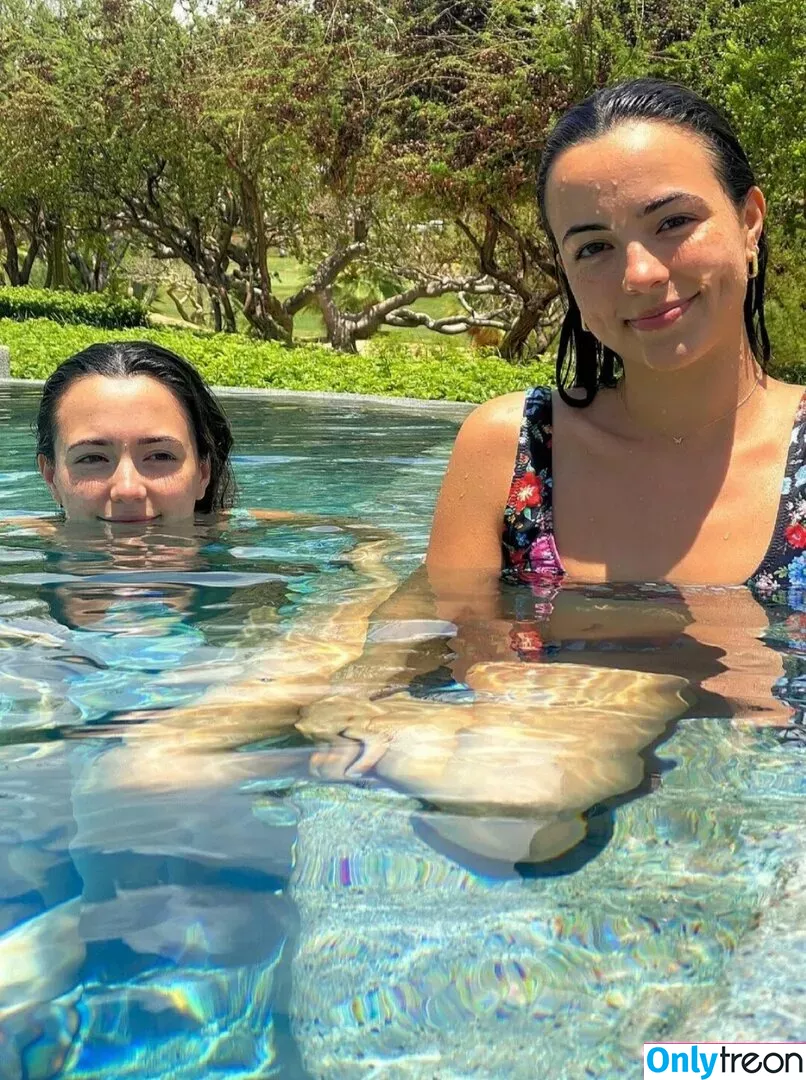 Merrell Twins голая photo #0080 (MerrellTwins)