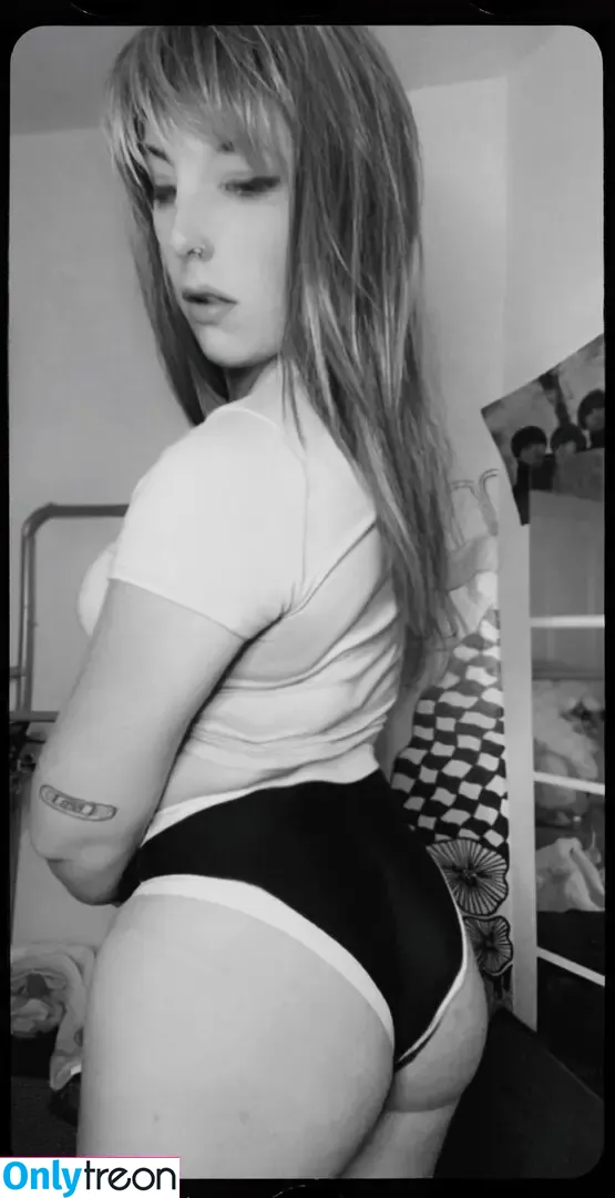 Merry Cherry Bomb nude photo #0011 (merrycherrybomb / mery.cherry)
