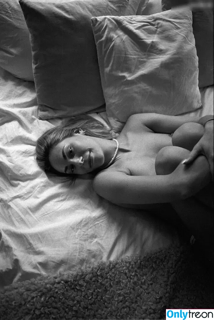 merzedesz nude photo #0034 (merzedesz)