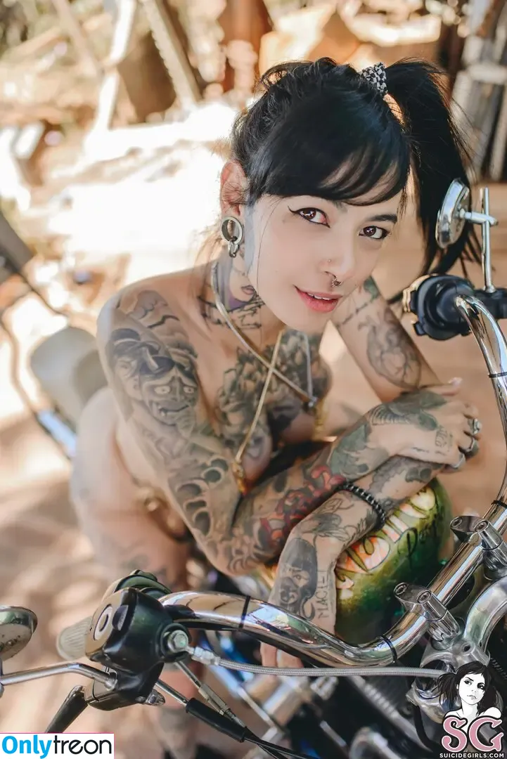 metalflake nude photo #0089 (Maciel)
