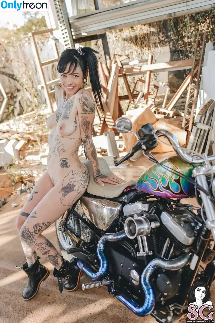 metalflake nude photo #0142 (Maciel)
