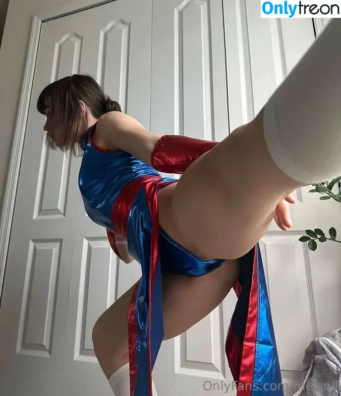 Mewnii nude photo #0227 (Mewwnii)