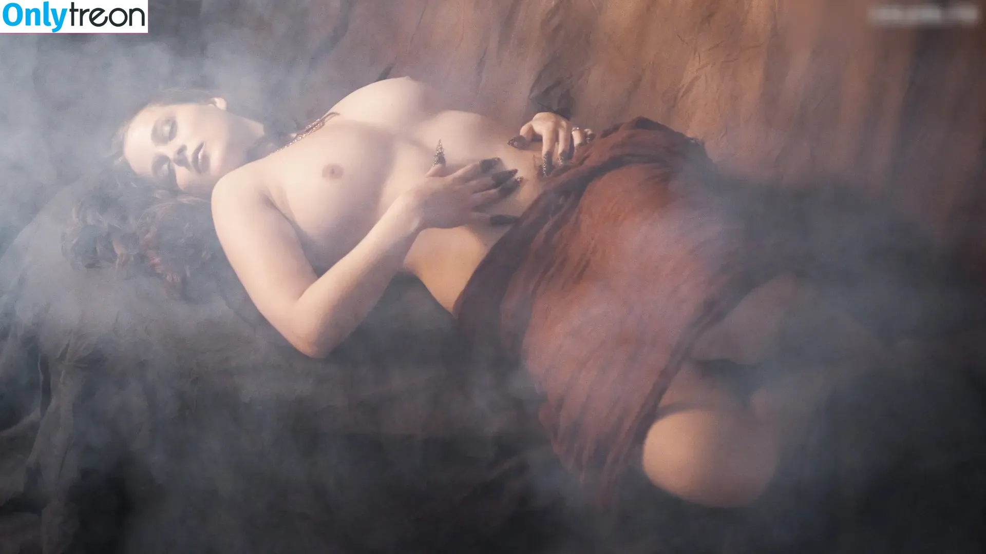 Mháire Stritter голая photo #0040 (mhairestritter / orkenspaltertv)