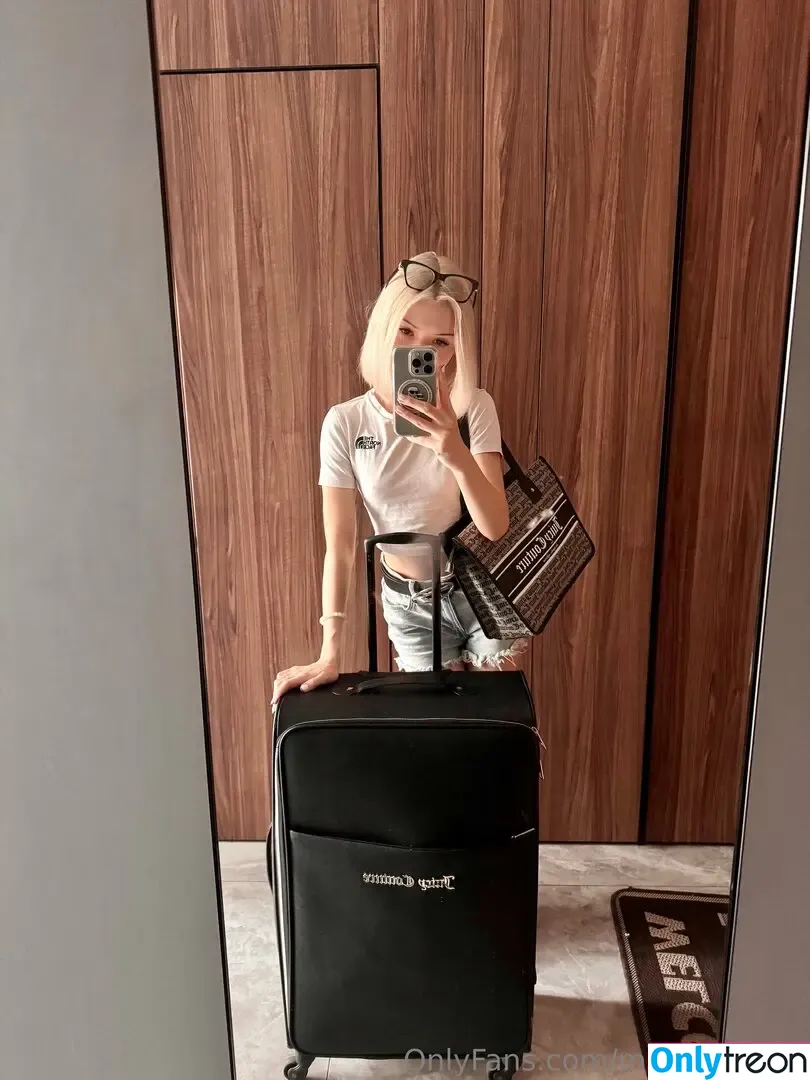 Mia_bluebird nude photo #0322 (clarathestudent / miabluebird)