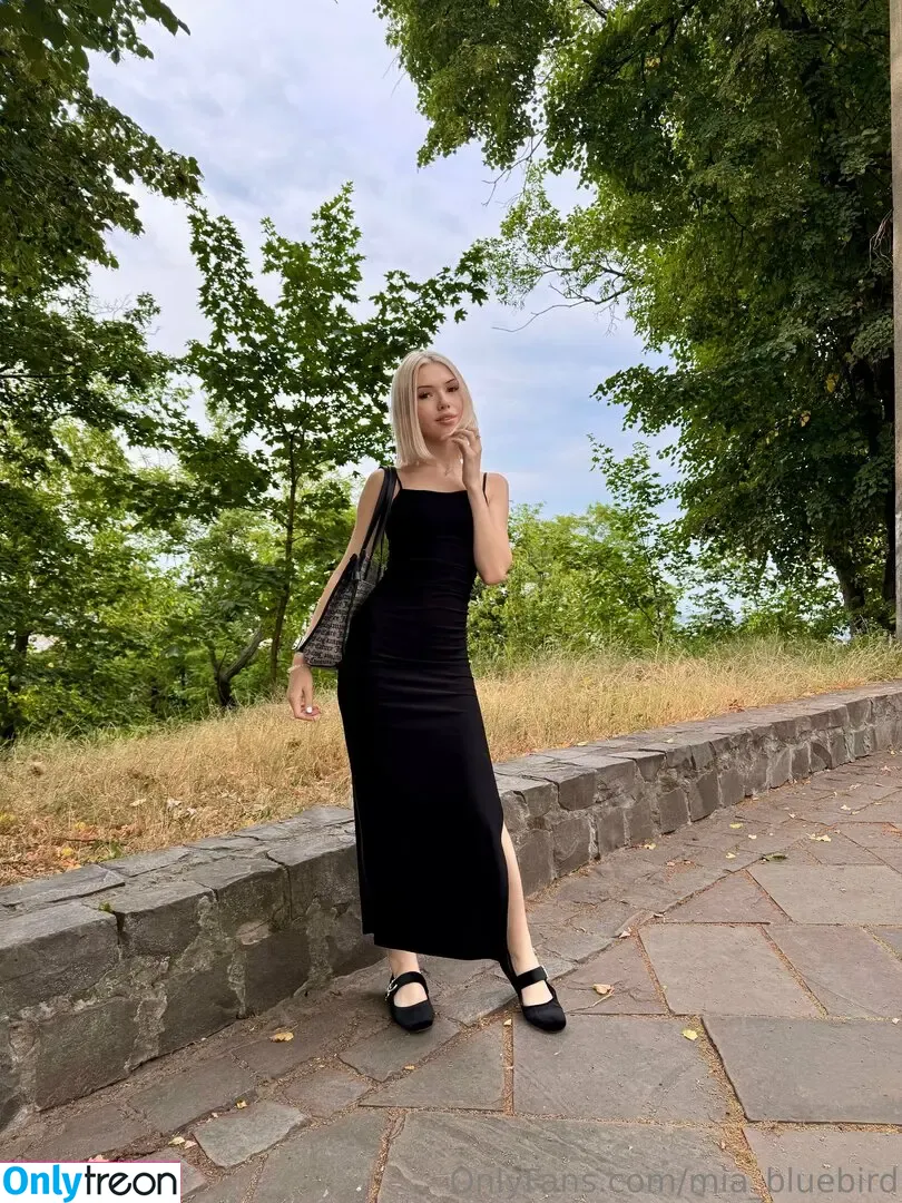 Mia_bluebird nude photo #0330 (clarathestudent / miabluebird)