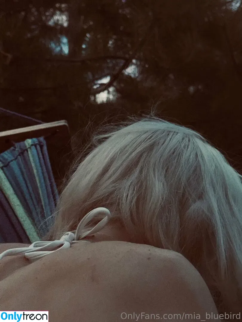Mia_bluebird nude photo #0333 (clarathestudent / miabluebird)