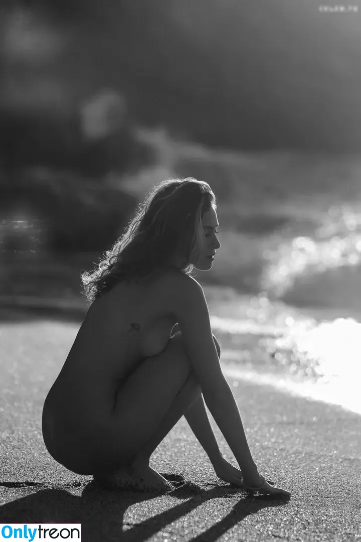 Mia C. Bell / Mia Larelle nude photo #0095 (miacbell / mialarelle)