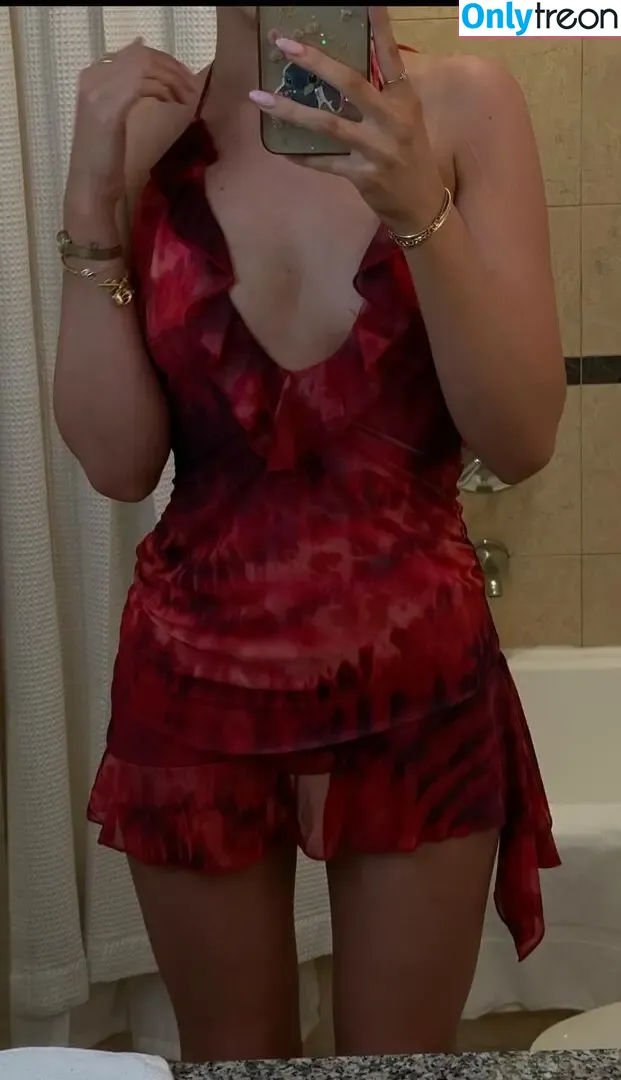 Mia Fryer nude photo #0028 (miafryerr)