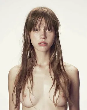 Mia Goth / goth.mia / officalmiagoth nude photo #0122