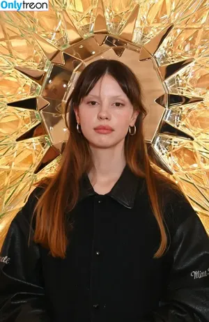 Mia Goth / goth.mia / officalmiagoth фото голая #0172