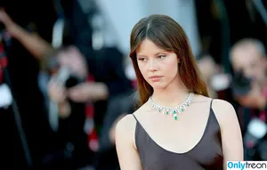 Mia Goth / goth.mia / officalmiagoth nude photo #0263