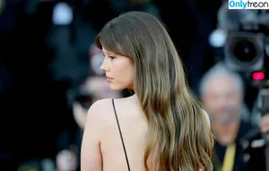 Mia Goth / goth.mia / officalmiagoth nude photo #0264