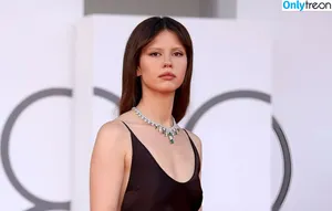 Mia Goth / goth.mia / officalmiagoth nude photo #0266
