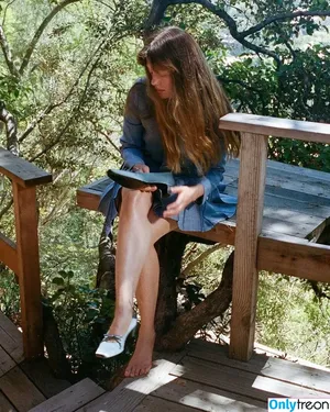 Mia Goth / goth.mia / officalmiagoth nude photo #0302
