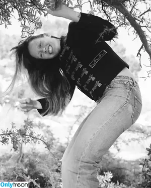 Mia Goth / goth.mia / officalmiagoth nude photo #0305