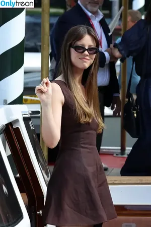 Mia Goth / goth.mia / officalmiagoth nude photo #0321