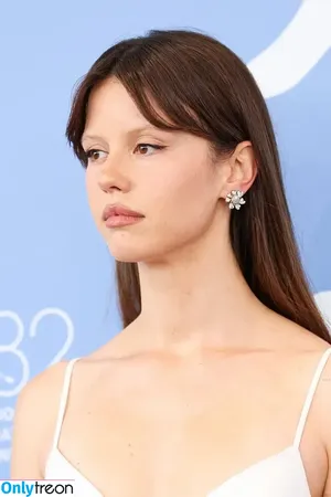 Mia Goth / goth.mia / officalmiagoth nude photo #0343