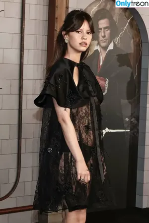 Mia Goth / goth.mia / officalmiagoth nude photo #0350