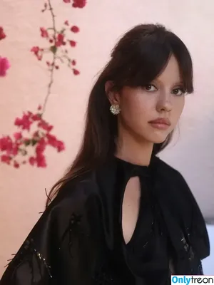 Mia Goth / goth.mia / officalmiagoth nude photo #0371
