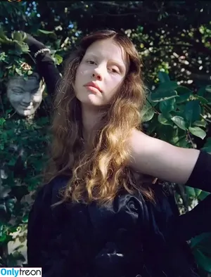 Mia Goth / goth.mia / officalmiagoth nude photo #0372
